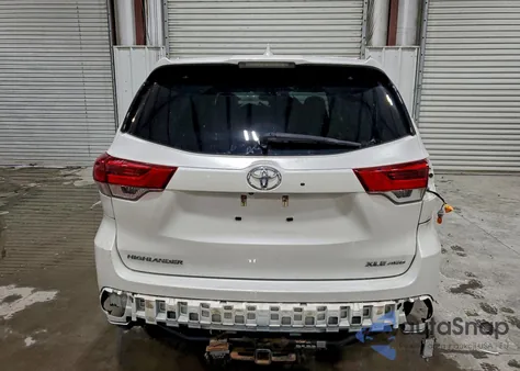 2018 Toyota Highlander Se from USA, damaged, VIN 5TDJZRFH0JS556612